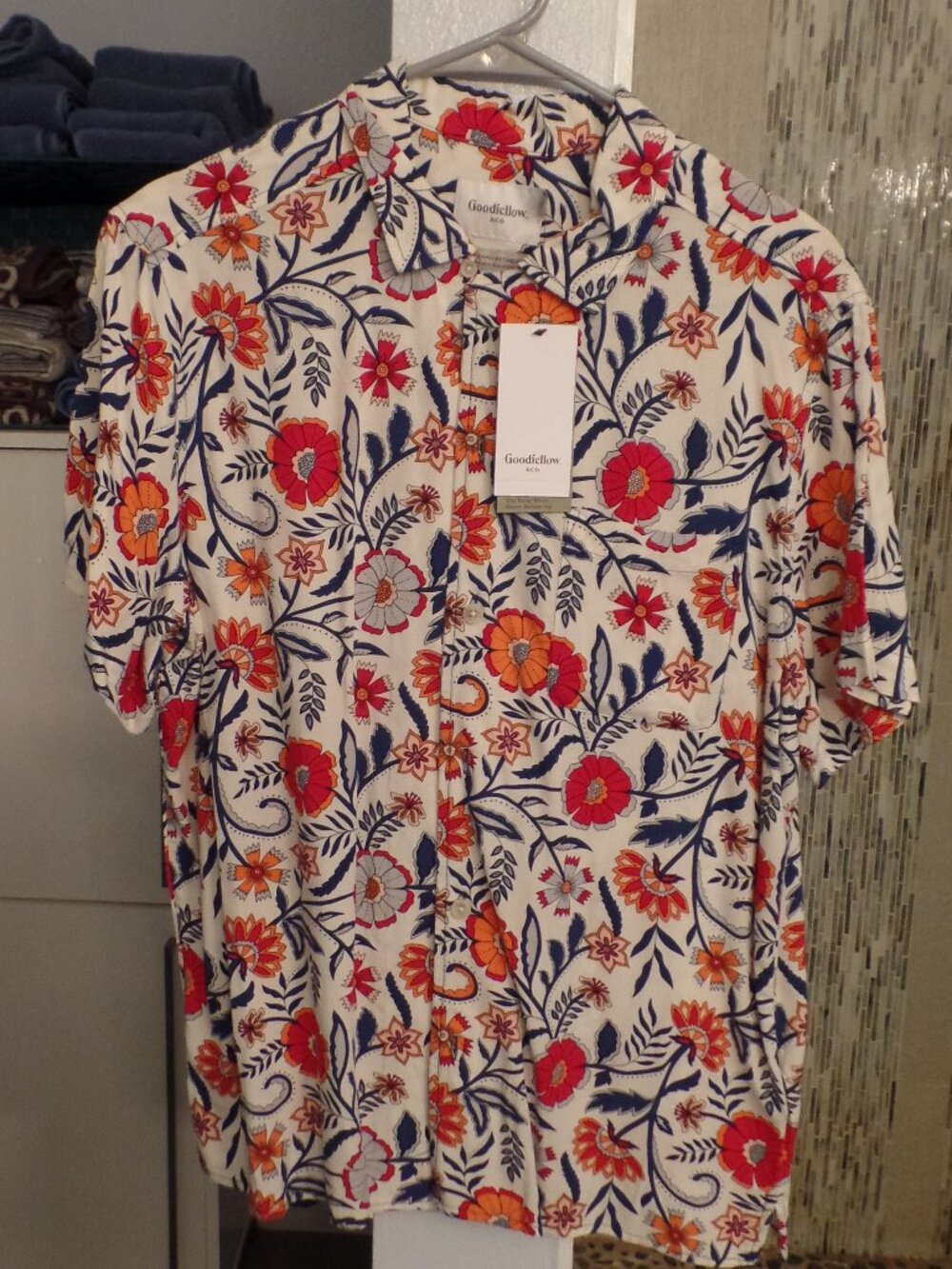 GOODFELLOW & CO. Brand New Men's Short Sleeve Floral - Medium